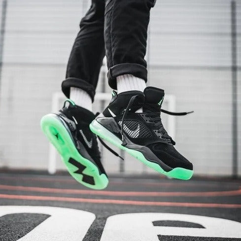 Amazing Black Green Men's Sports Shoes