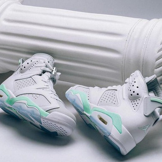 amazing Retro White Men's  Shoes
