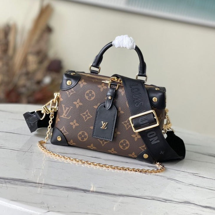 Amazing luxurious and petite bag