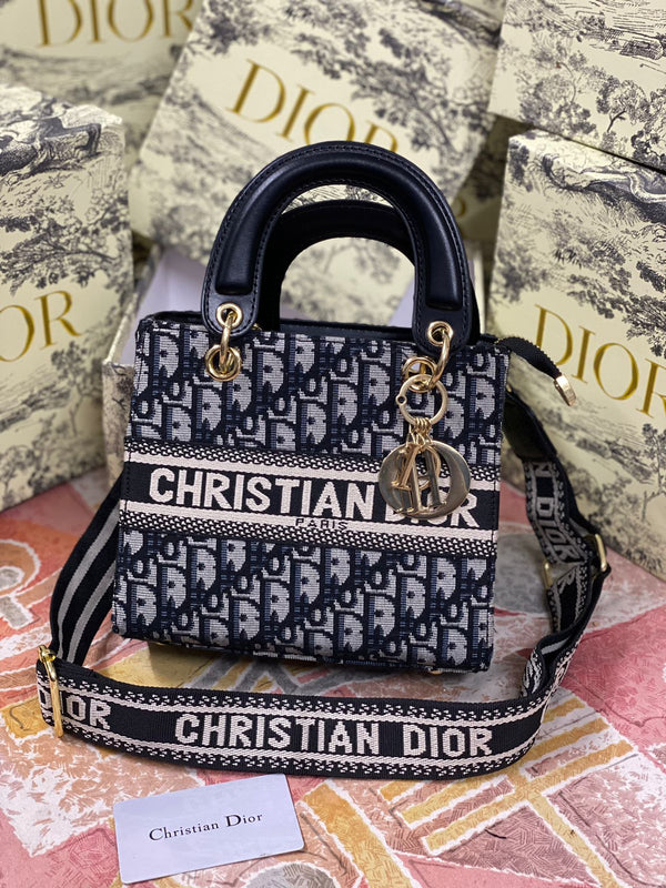 Amazing lady Handbag