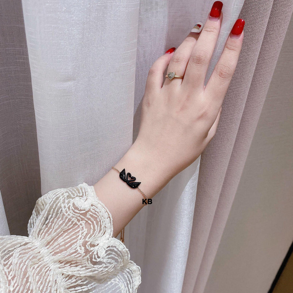 ICONIC BLACK SWAN BANGLE - Timecraze