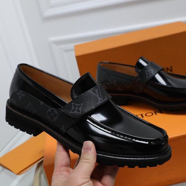 Amazing LV Premium Quality Loafers shoes - Timecraze