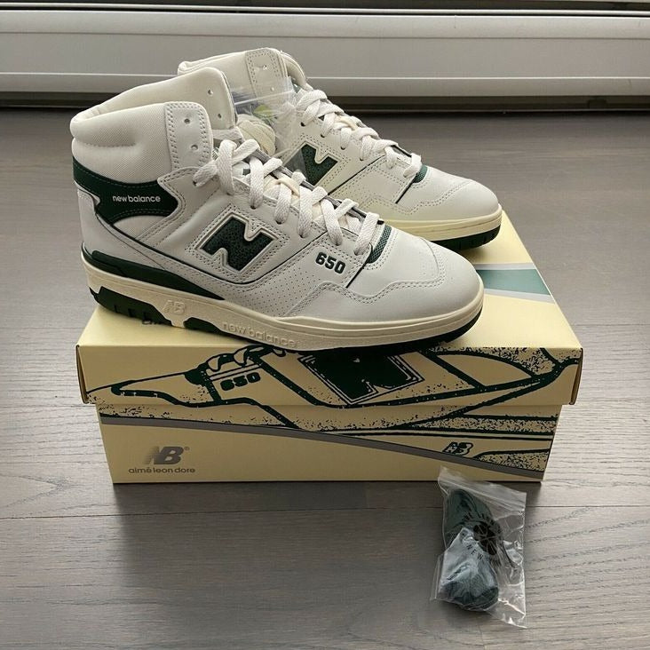 Amazing Vibrant Green colorway sneakers Shoes