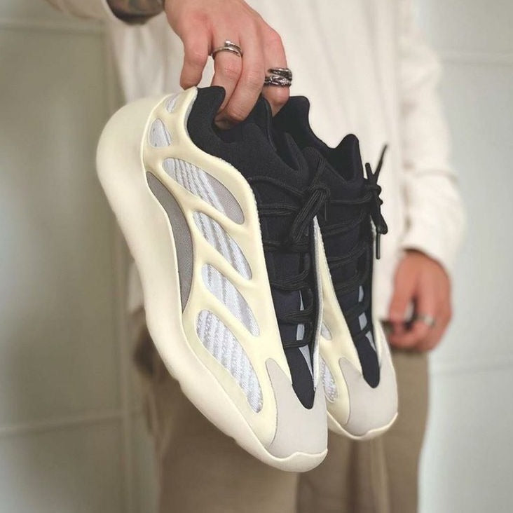 AMAZING PREMIUM SNEAKERS SHOES