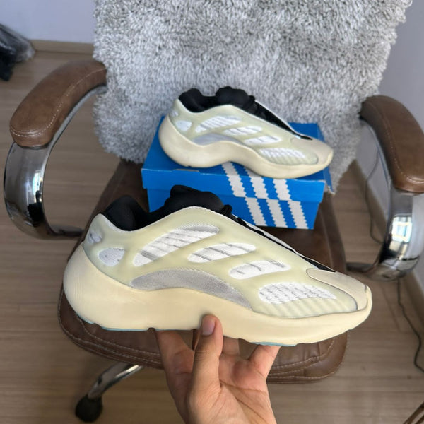 AMAZING PREMIUM SNEAKERS SHOES