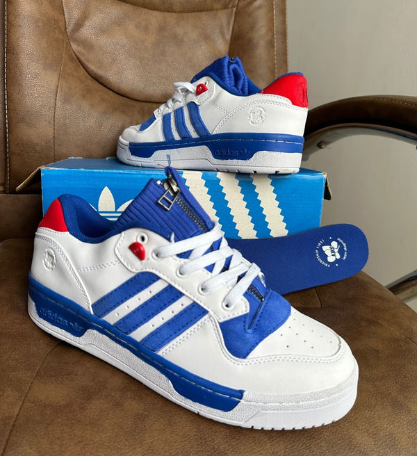 AMAZING WHITE BLUE RIVALRY ZIPPY SHOES