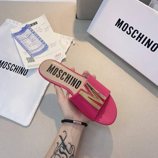 Moschino Premium Flats - Timecraze