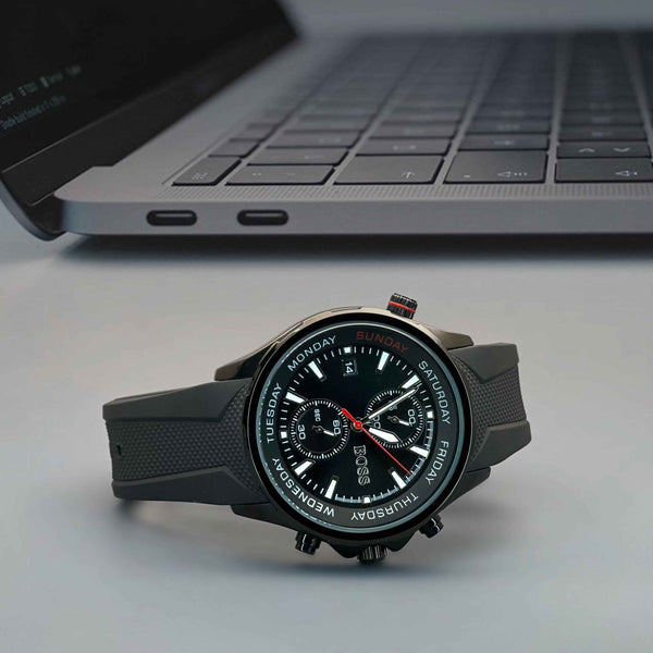 Amazing rotating inner bezel watch