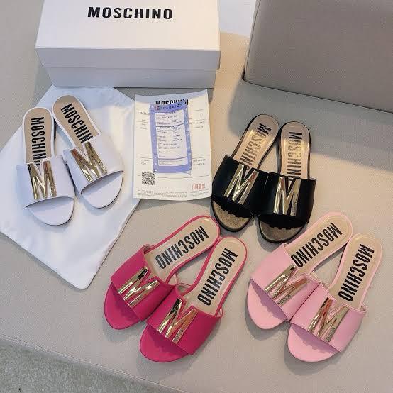 Moschino Premium Flats - Timecraze