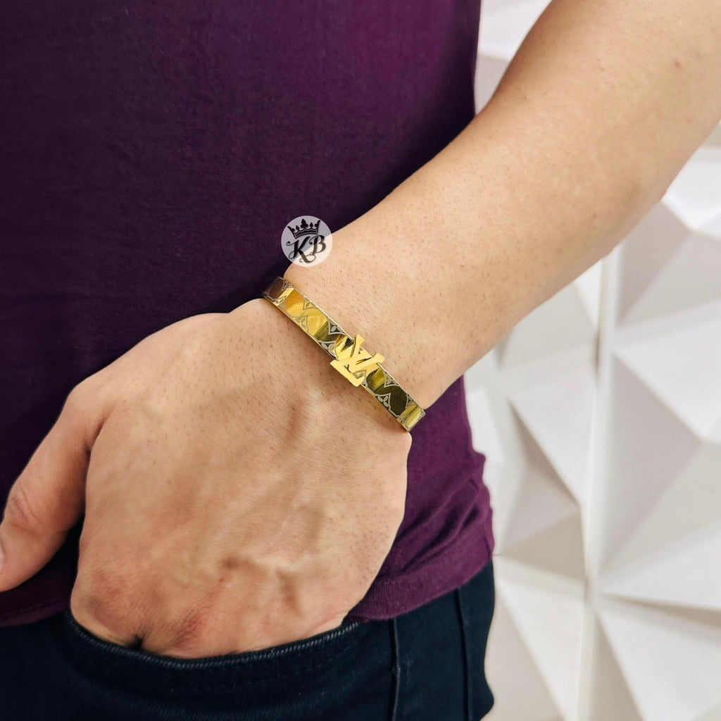 Lv premium initial bracelet - Timecraze