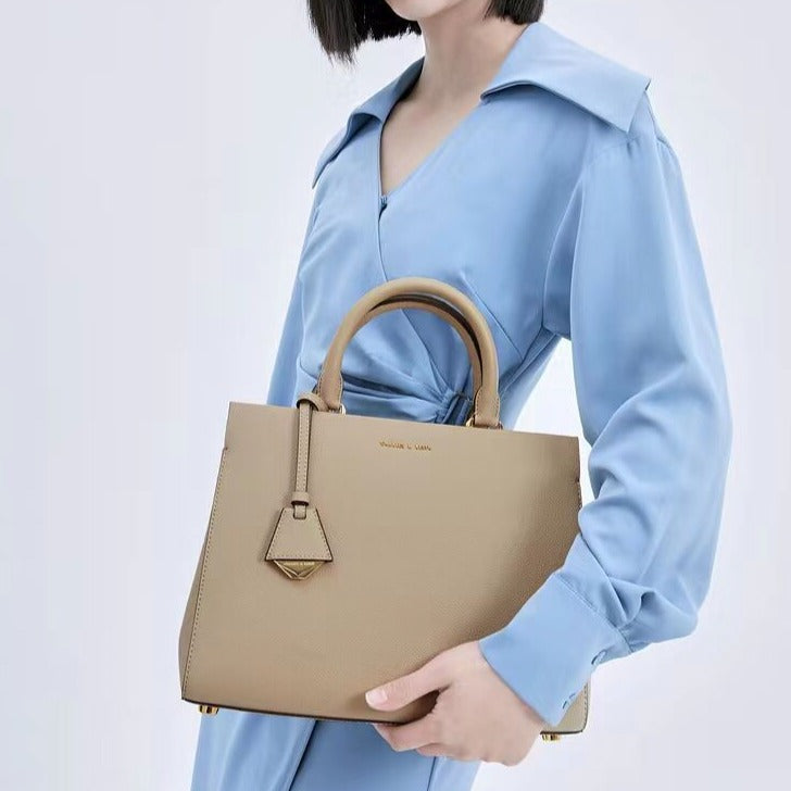 Amazing C&K Handbags - Timecraze